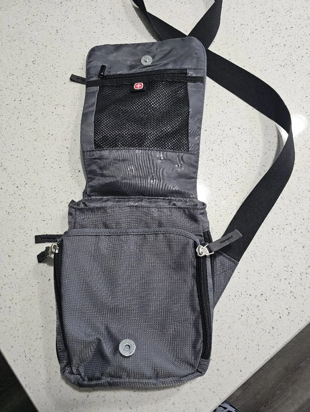 SwissGear Wenger Gray Black Crossbody Multi Compartment Bag Swiss Knife